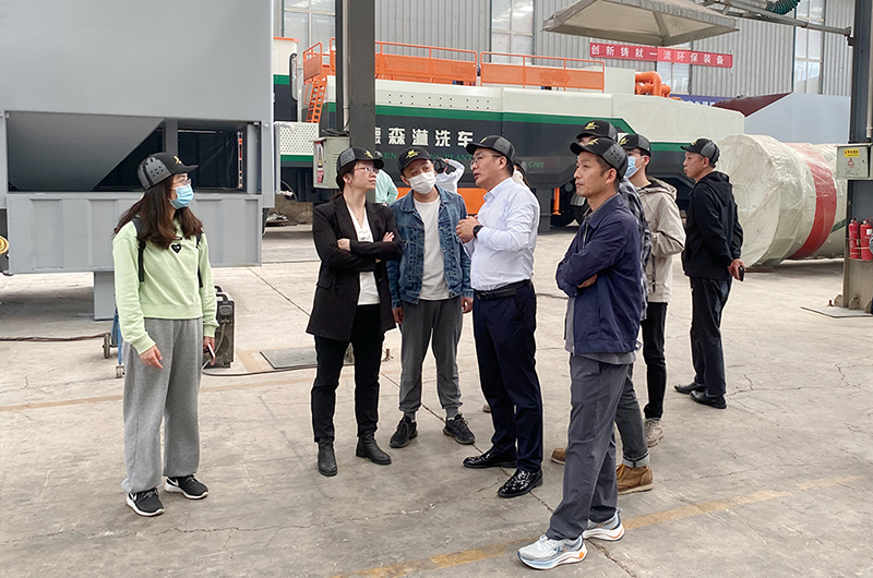 華中科技大學(xué)、中南大學(xué)一行蒞臨德森生產(chǎn)基地考察調(diào)研